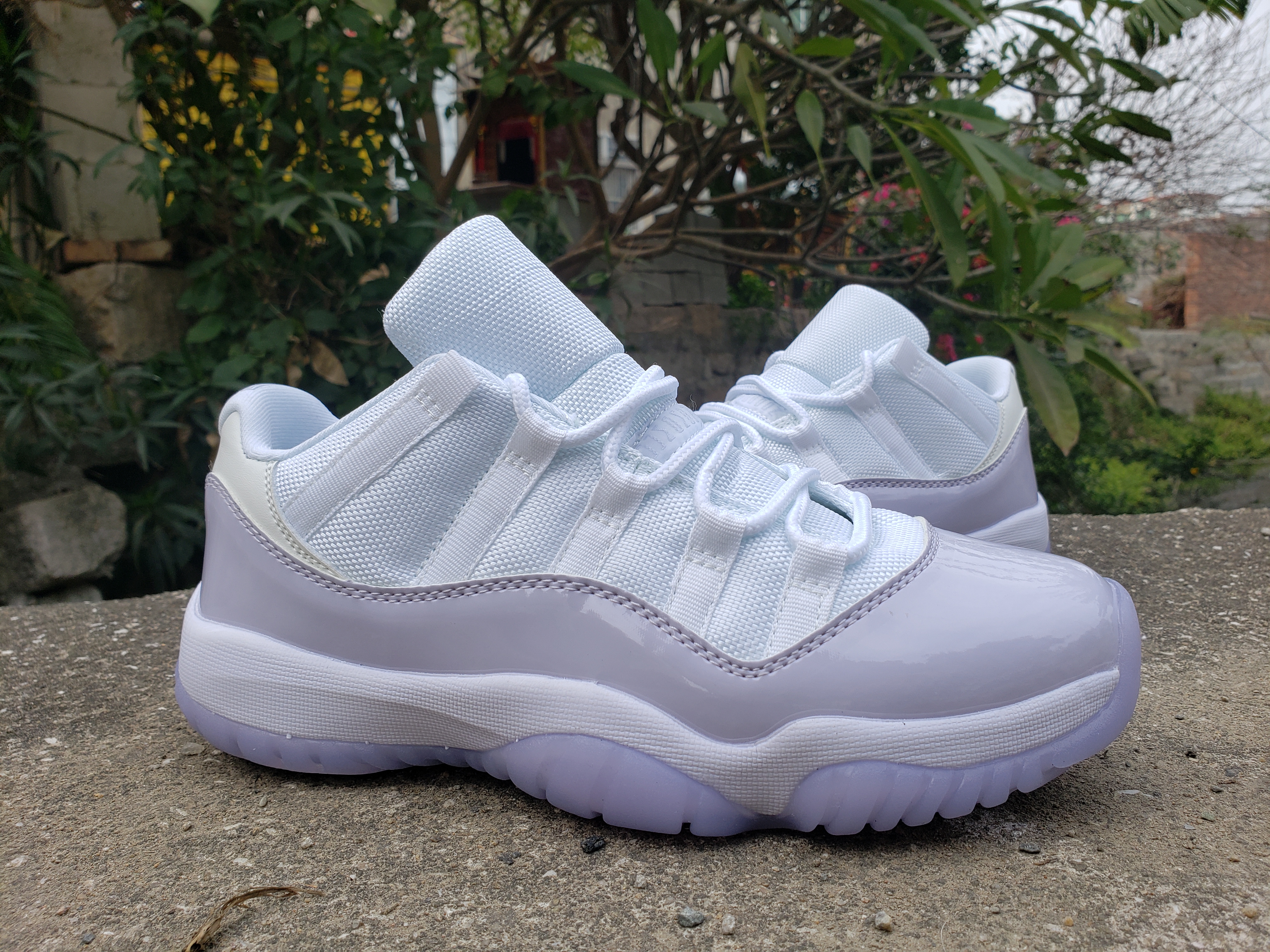 2022 Air Jordan 11 Low White Light Purple Shoes